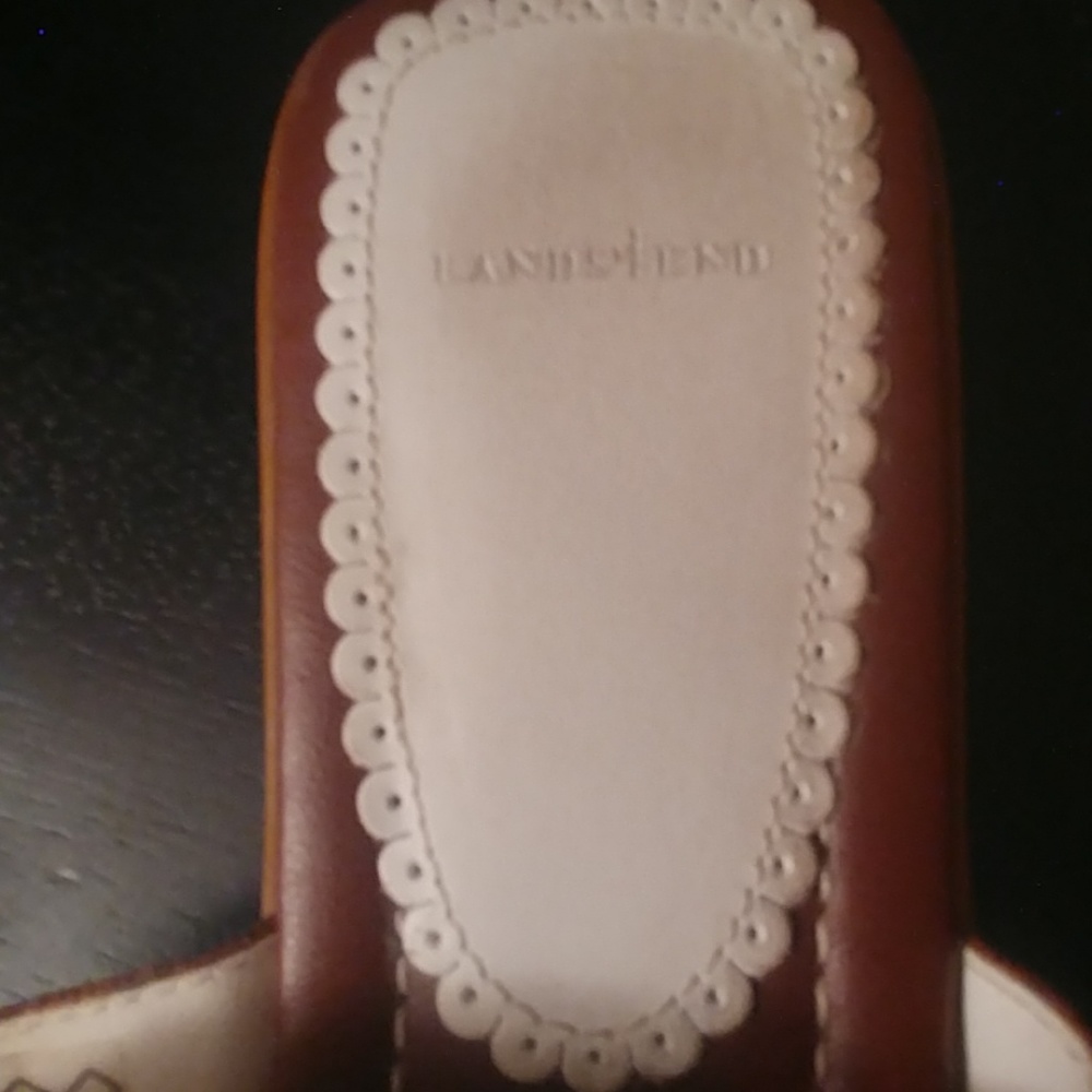 Lands' End Sandals! EUC! - Picture 2 of 4